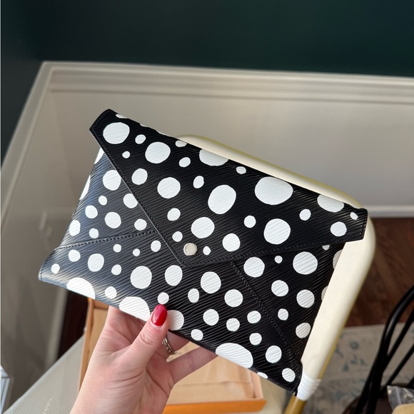 Louis Vuitton x Yayoi Kusama kirigami set - Picture 9 of 12